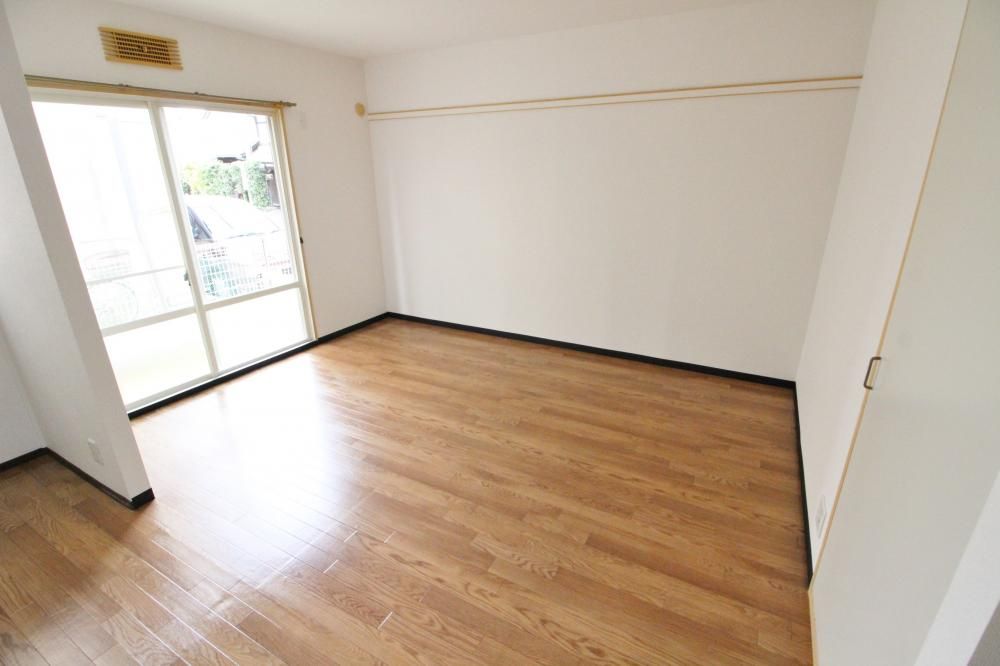 �y�����E���r���O�z�@