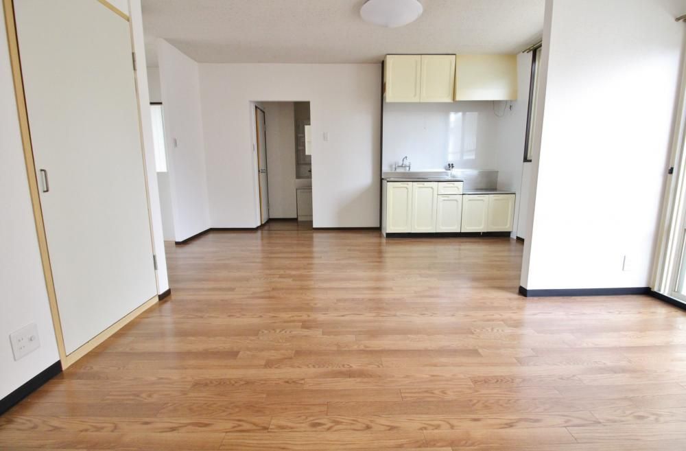 �y�����E���r���O�z�@