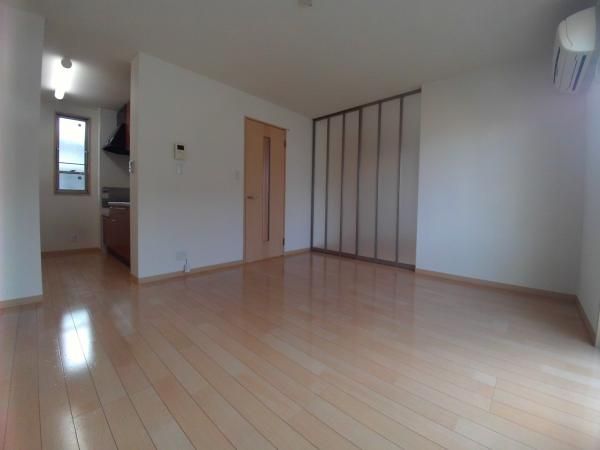 �y�����E���r���O�z�@