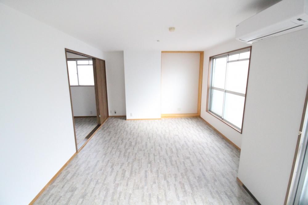 �y�����E���r���O�z�@