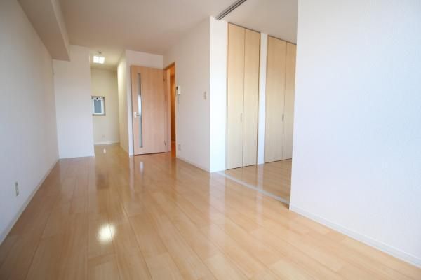 �y�����E���r���O�z�@