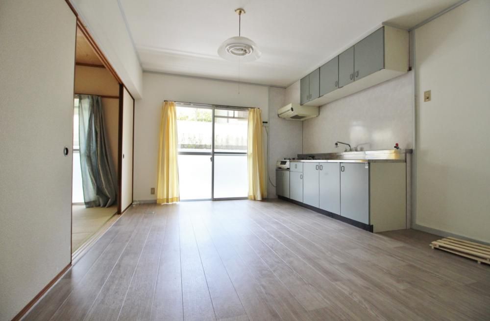 �y���ԁE���r���O�z�@