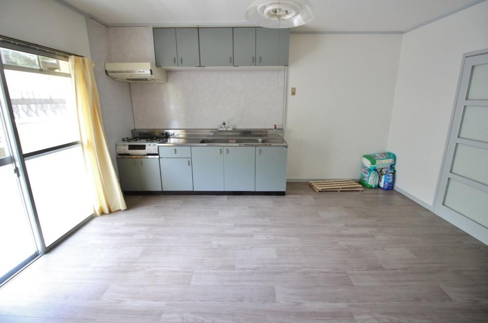 �y�����E���r���O�z�@