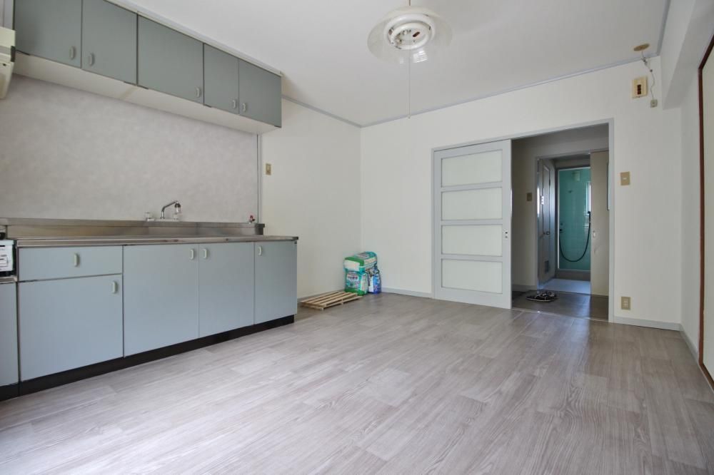 �y�����E���r���O�z�@