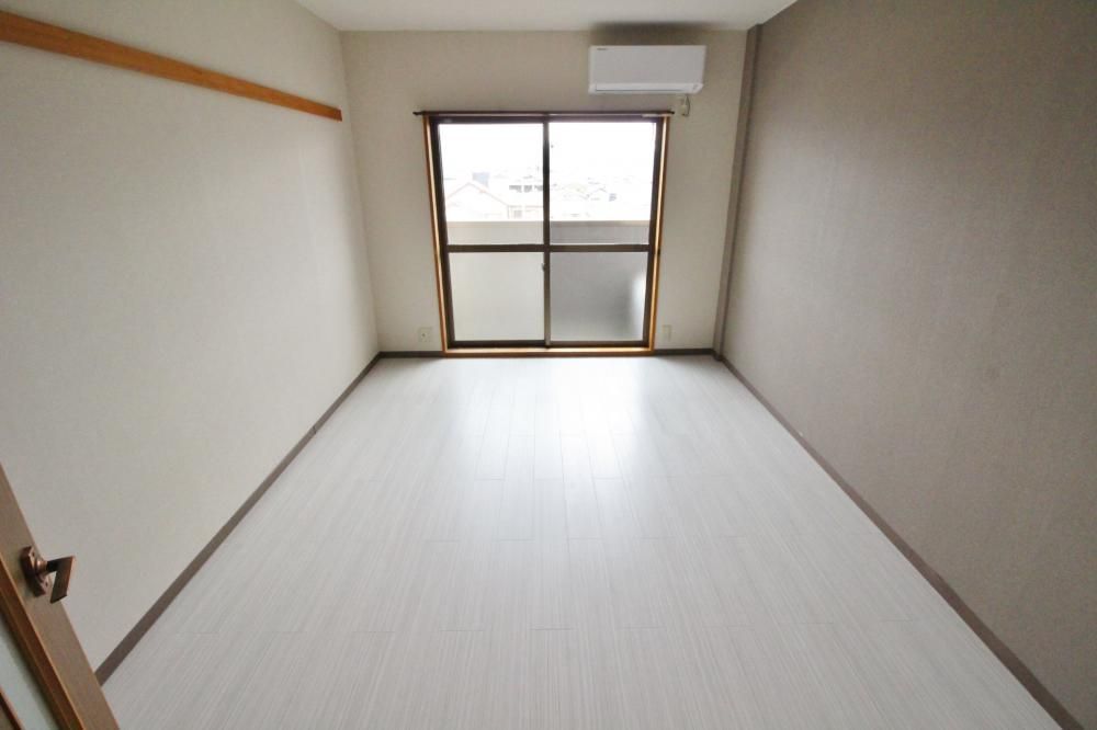 �y���ԁE���r���O�z�@