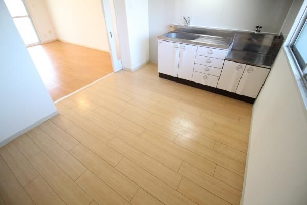 �y�L�b�`���z�@