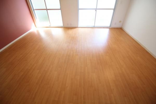 �y�����E���r���O�z�@