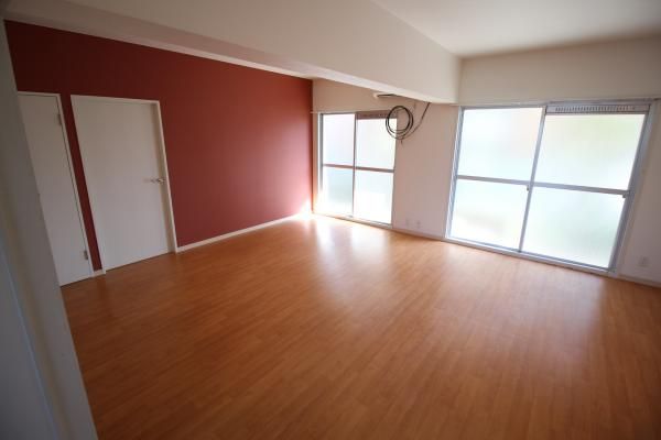 �y�����E���r���O�z�@