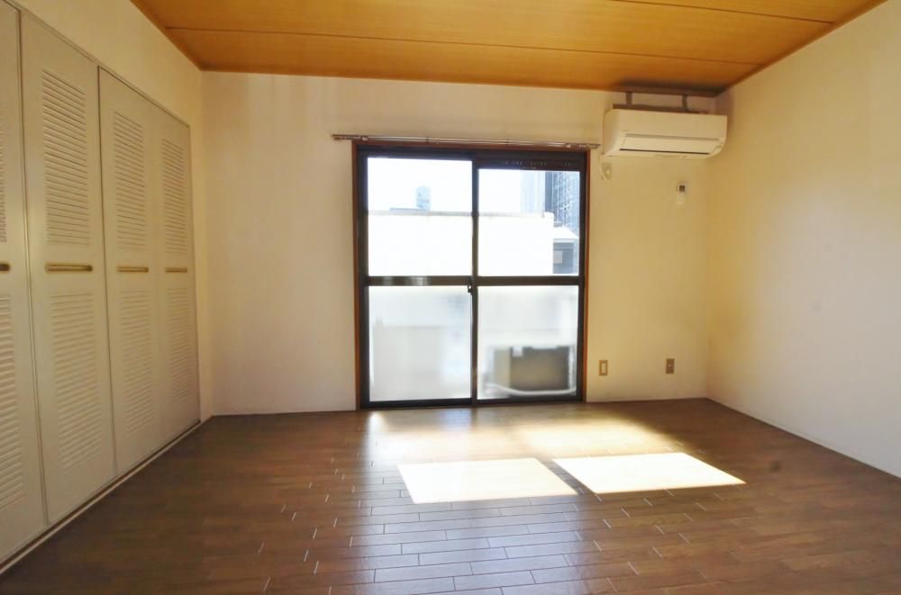 �y���ԁE���r���O�z�@