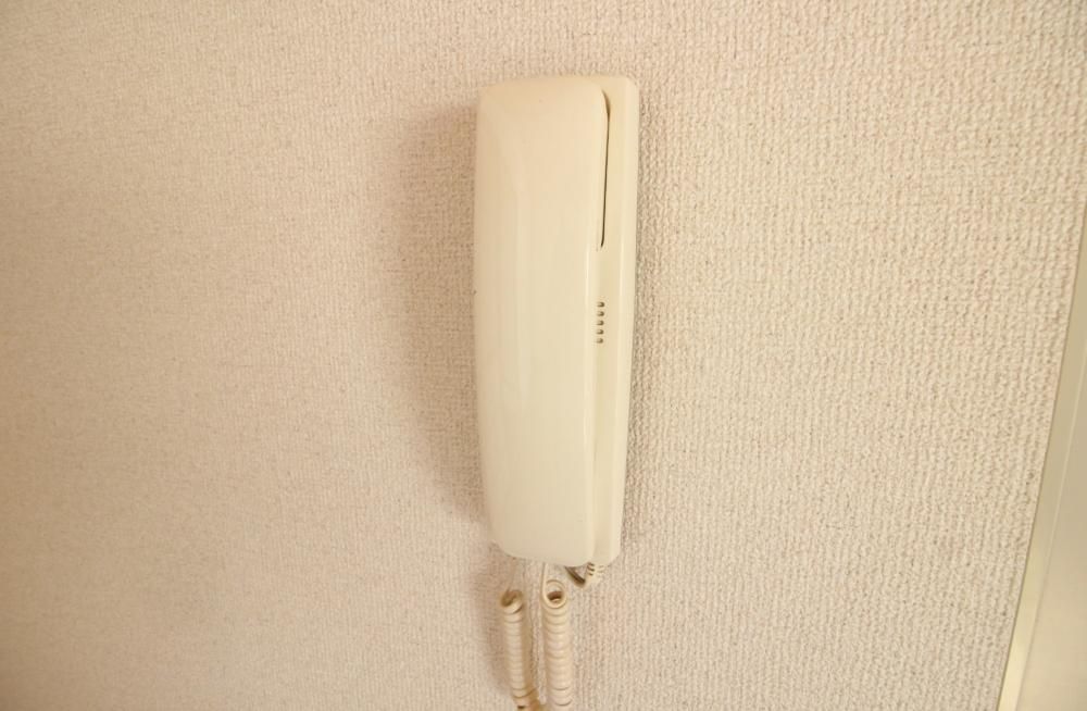 �y�Z�L�����e�B�z�@