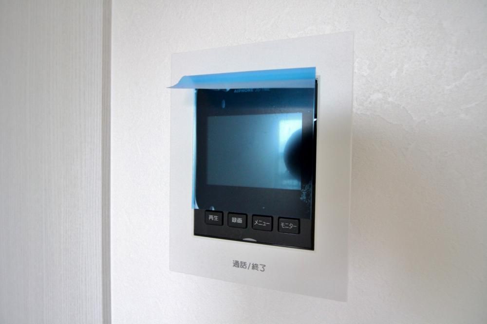 �y�Z�L�����e�B�z�@