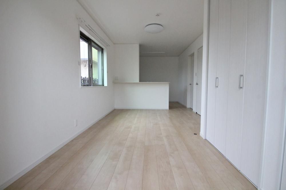 �y�����E���r���O�z�@