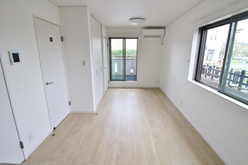 �y�����E���r���O�z�@