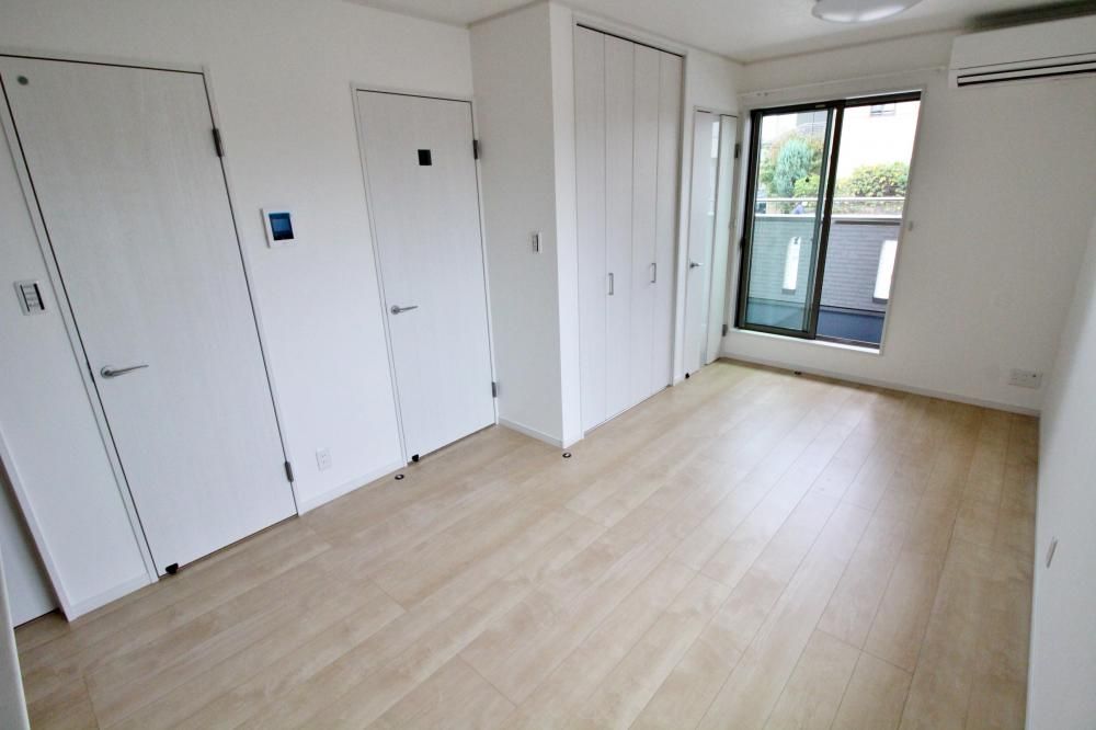 �y�����E���r���O�z�@