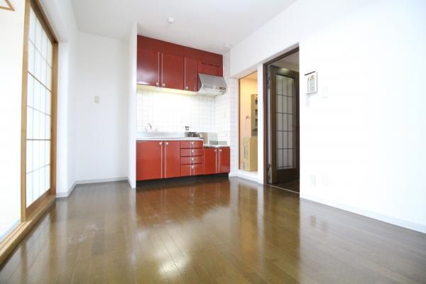 �y���ԁE���r���O�z�@