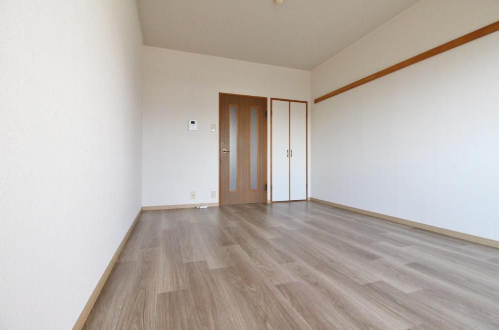 �y�����E���r���O�z�@